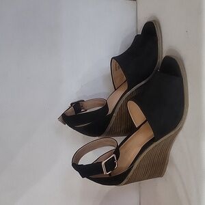 MADDEN GIRL BLACK 3-1/2" WEDGE HEEL‎ SANDALS SHOES (sz 7)
